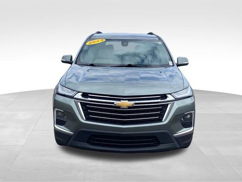 Used 2023 Chevrolet Traverse LT w/ LPO, Floor Liner Package AWD/4WD image 2