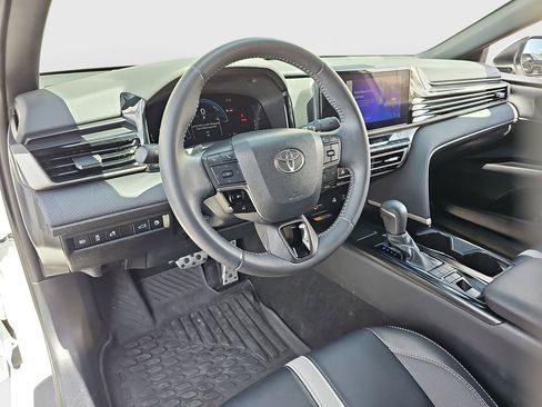 Certified 2025 Toyota Camry SE FWD image 9