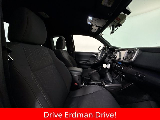 Certified 2016 Toyota Tacoma TRD Sport w/ Premium & Technology Package AWD/4WD image 24