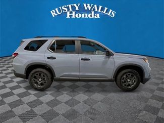 New 2025 Honda Pilot TrailSport video 2