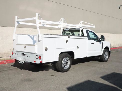 Used 2024 Ford F350 XL w/ XL Chrome Package image 4