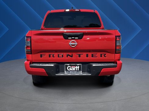 Used 2025 Nissan Frontier SV RWD image 4