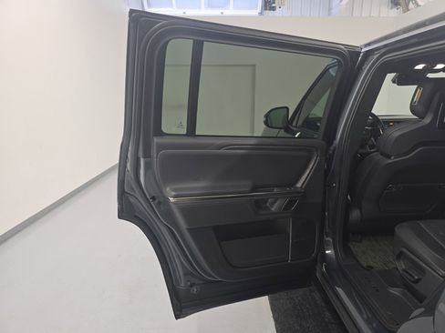 Used 2023 Rivian R1S Adventure AWD/4WD image 17