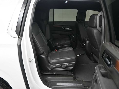 Used 2025 GMC Yukon XL Denali AWD/4WD image 21