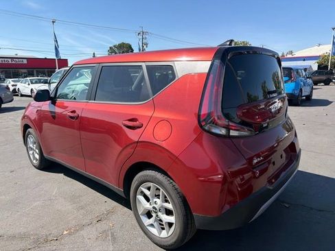 Used 2024 Kia Soul LX w/ Option Group 015 FWD image 7