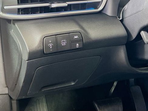 Used 2023 Hyundai Elantra Limited image 12