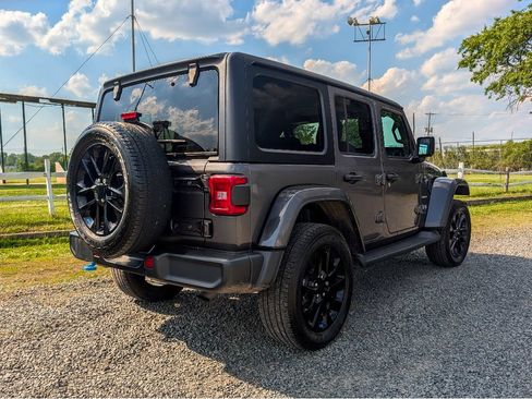 Used 2023 Jeep Wrangler Unlimited Sahara w/ Cold Weather Group AWD/4WD image 5