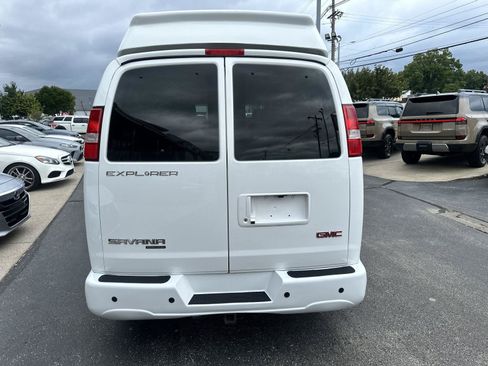 Used 2016 GMC Savana 2500 RWD image 4