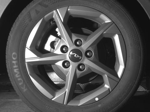 Used 2025 Kia K4 LXS image 15