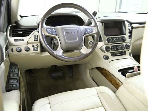Used 2015 GMC Yukon Denali w/ Touring Package image 5