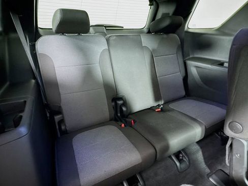 Used 2023 Chevrolet Traverse LT FWD image 26