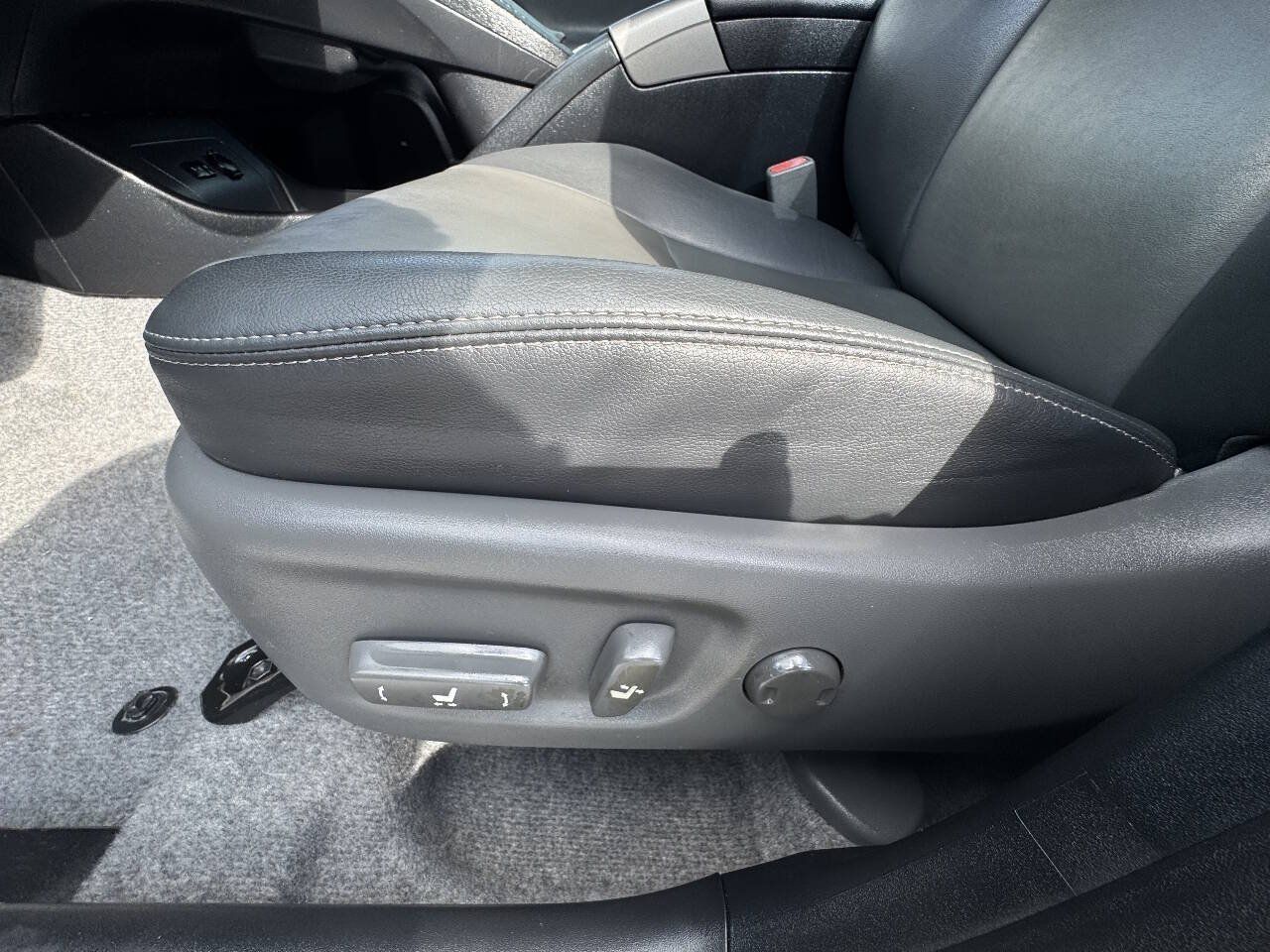 Used 2014 Toyota Prius Four FWD image 17