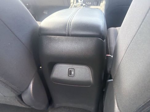 Used 2025 Nissan Sentra SV FWD image 15