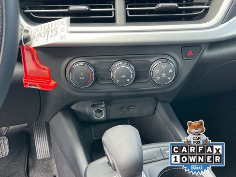 Used 2025 Chevrolet Trax LS image 28