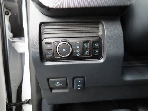 Used 2025 Ford F250 Platinum image 47