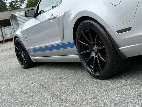Used 2014 Ford Mustang Shelby GT500 w/ Equipment Group 821A RWD image 23