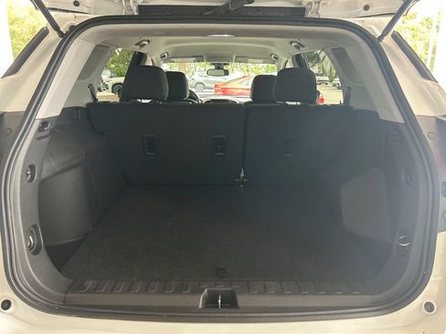 Used 2024 GMC Terrain SLE AWD/4WD image 33