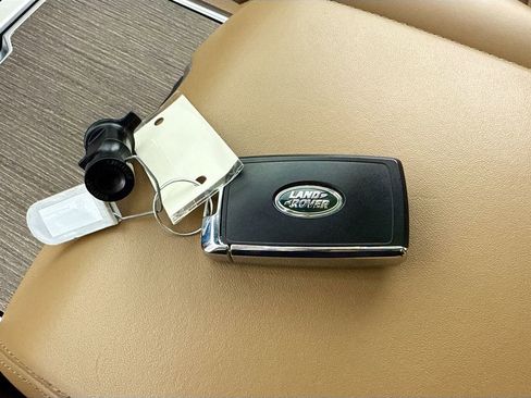 Used 2023 Land Rover Range Rover SE image 17