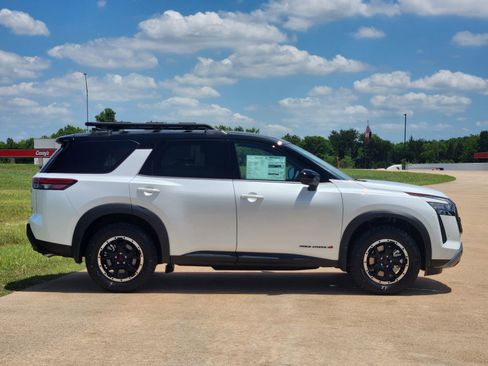 New 2026 Nissan Pathfinder Rock Creek AWD/4WD image 7