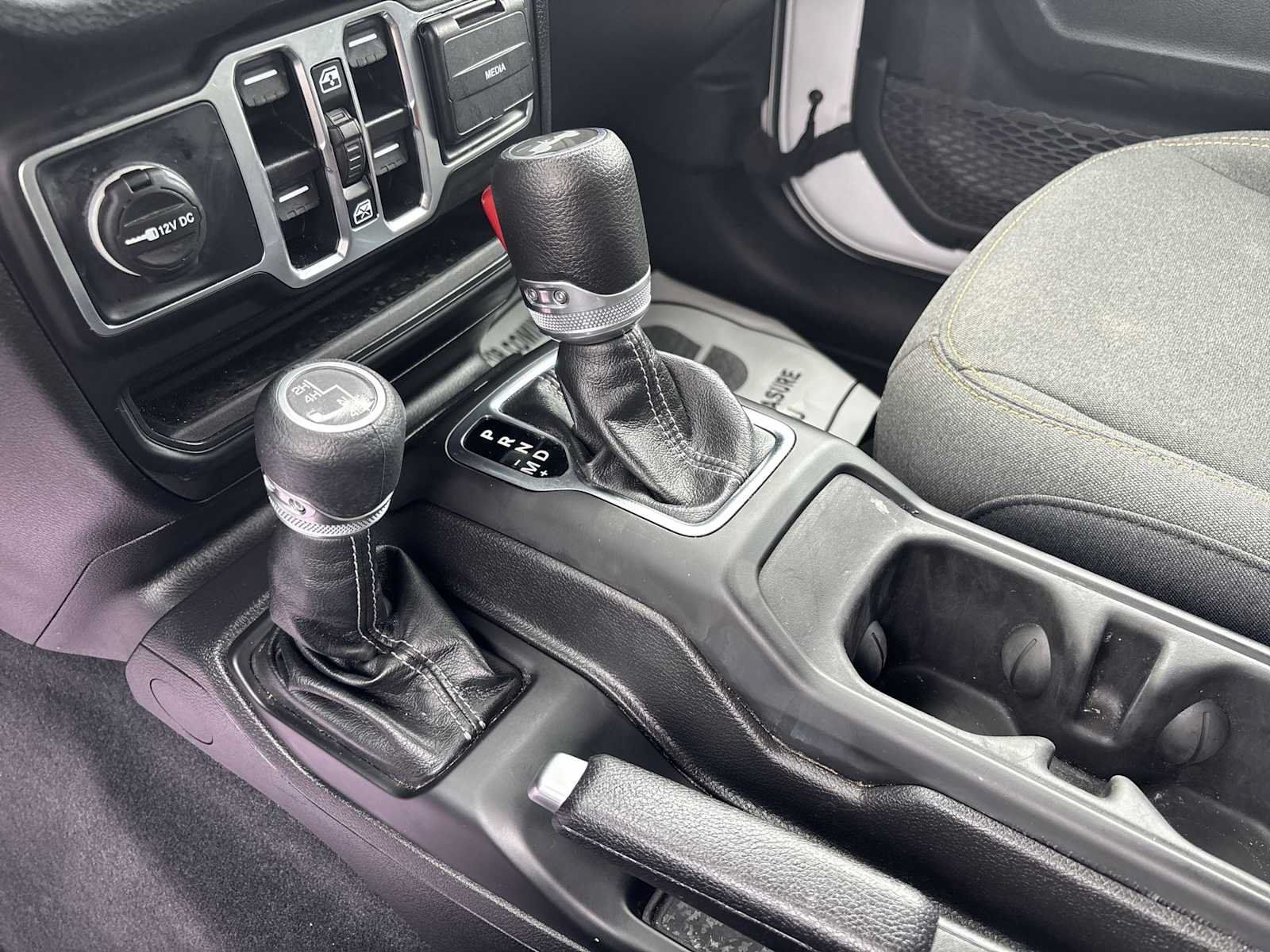 Used 2025 Jeep Wrangler Unlimited Sport AWD/4WD image 20