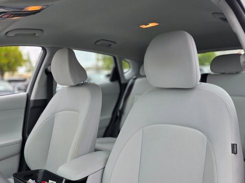 Certified 2025 Hyundai Kona SE FWD image 14