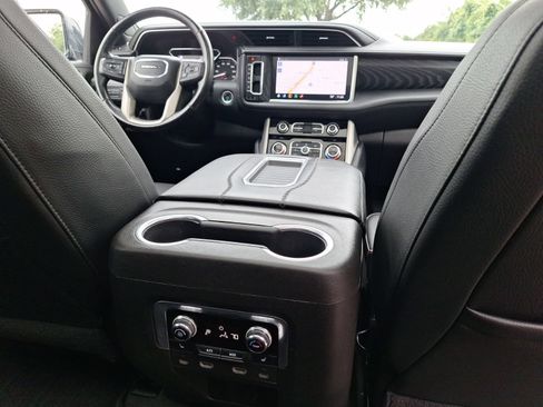 Used 2021 GMC Yukon Denali w/ Denali Premium Package AWD/4WD image 35