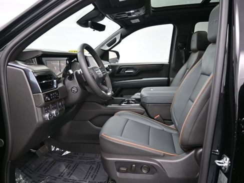 New 2025 GMC Yukon XL AT4 w/ AT4 Premium Plus Package image 14