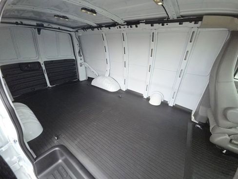 New 2026 GMC Savana 2500 w/ Enhanced Convenience Package RWD image 22