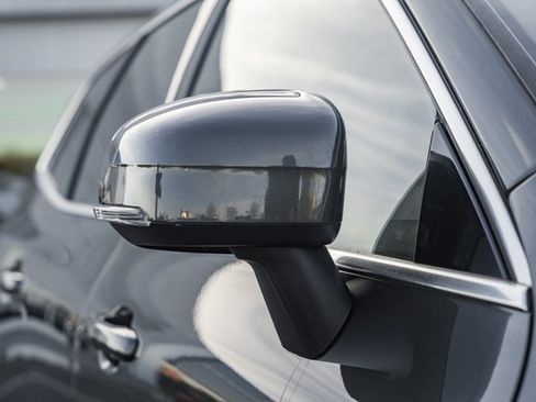 Used 2018 Volvo XC60 T6 Momentum w/ Convenience Package image 14