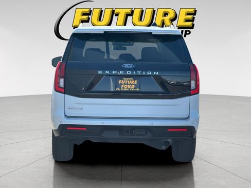 Certified 2025 Ford Expedition Active AWD/4WD image 4
