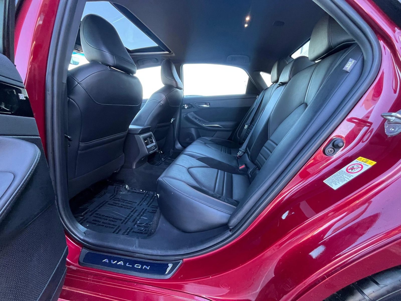 Used 2019 Toyota Avalon XSE FWD image 32