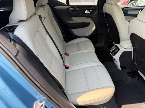 Certified 2024 Volvo XC40 B5 Plus w/ Protection Package Premier AWD/4WD image 18