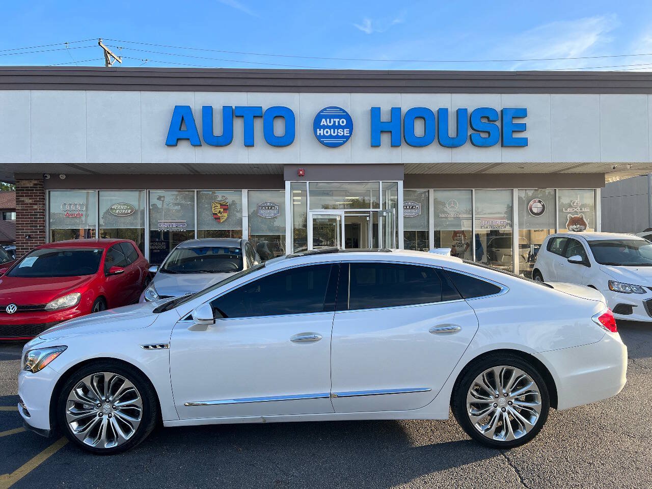 Used 2017 Buick LaCrosse Premium w/ Sun and Shade Package FWD image 8