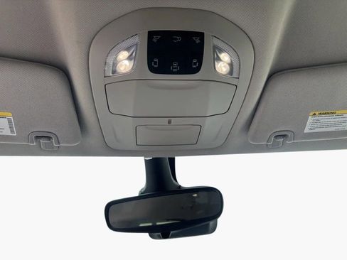 Used 2024 Chrysler Pacifica Touring-L image 17