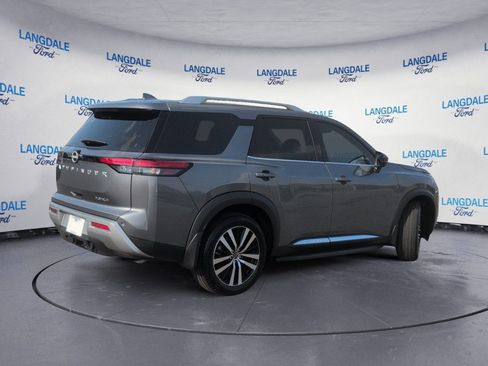Used 2025 Nissan Pathfinder Platinum w/ Cargo Package FWD image 4