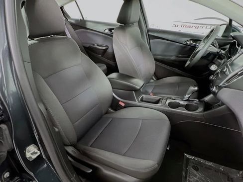 Used 2017 Chevrolet Cruze LT image 26
