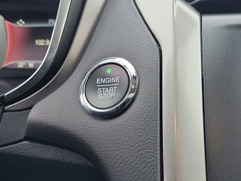 Used 2020 Ford Fusion SE image 28