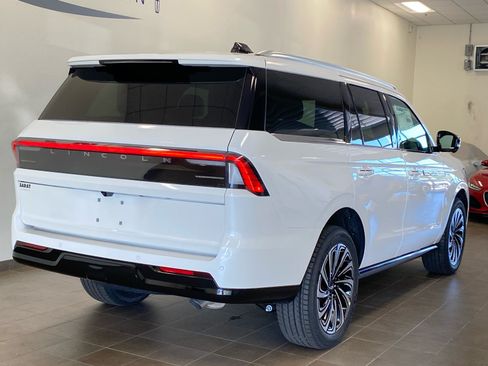 New 2027 Lincoln Navigator Black Label AWD/4WD image 10