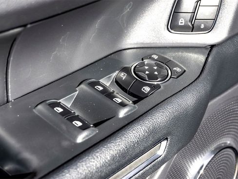 Used 2024 Ford Expedition XLT image 11