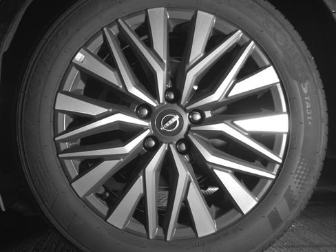 Used 2025 Nissan Altima 2.5 SV image 14