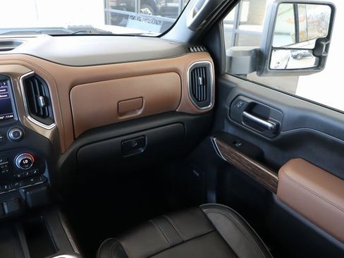 Used 2022 Chevrolet Silverado 2500 High Country image 24