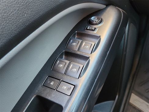 Used 2022 Chevrolet Colorado W/T w/ Custom Special Edition image 13