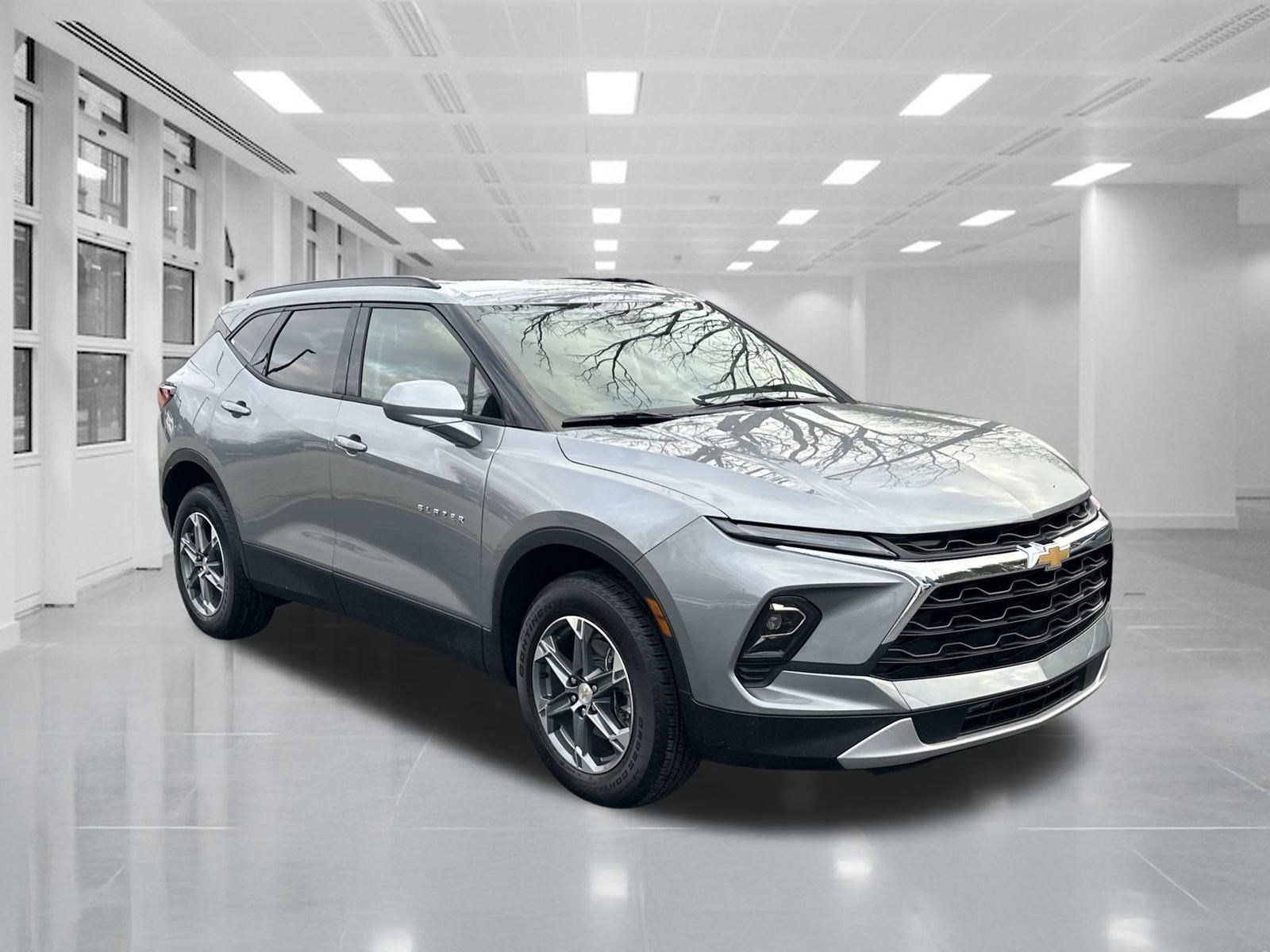 New 2025 Chevrolet Blazer LT w/ Convenience Package FWD image 3