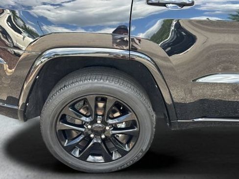 Used 2022 Jeep Grand Cherokee Laredo X AWD/4WD image 37