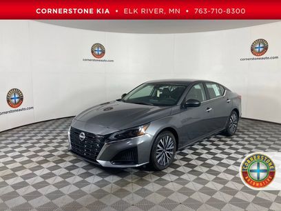 Used 2024 Nissan Altima 2.5 SV