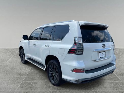 Used 2023 Lexus GX 460 Luxury w/ Sport Design Package image 3