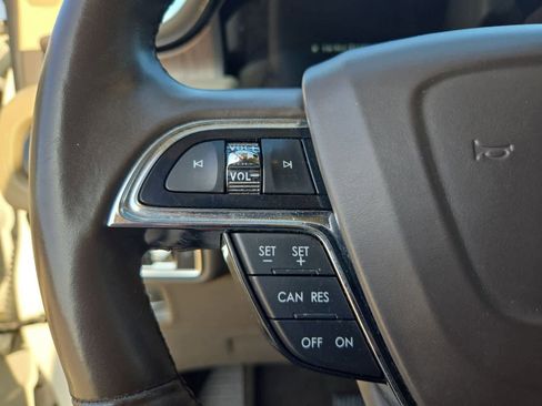 Used 2022 Lincoln Nautilus Reserve image 22