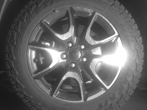 Used 2025 Jeep Compass Trailhawk image 12