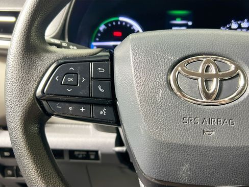 Used 2022 Toyota Sienna LE image 18