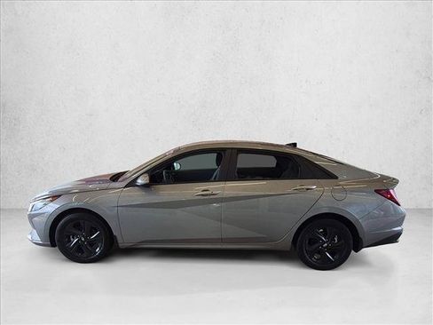 Used 2023 Hyundai Elantra SEL FWD image 9